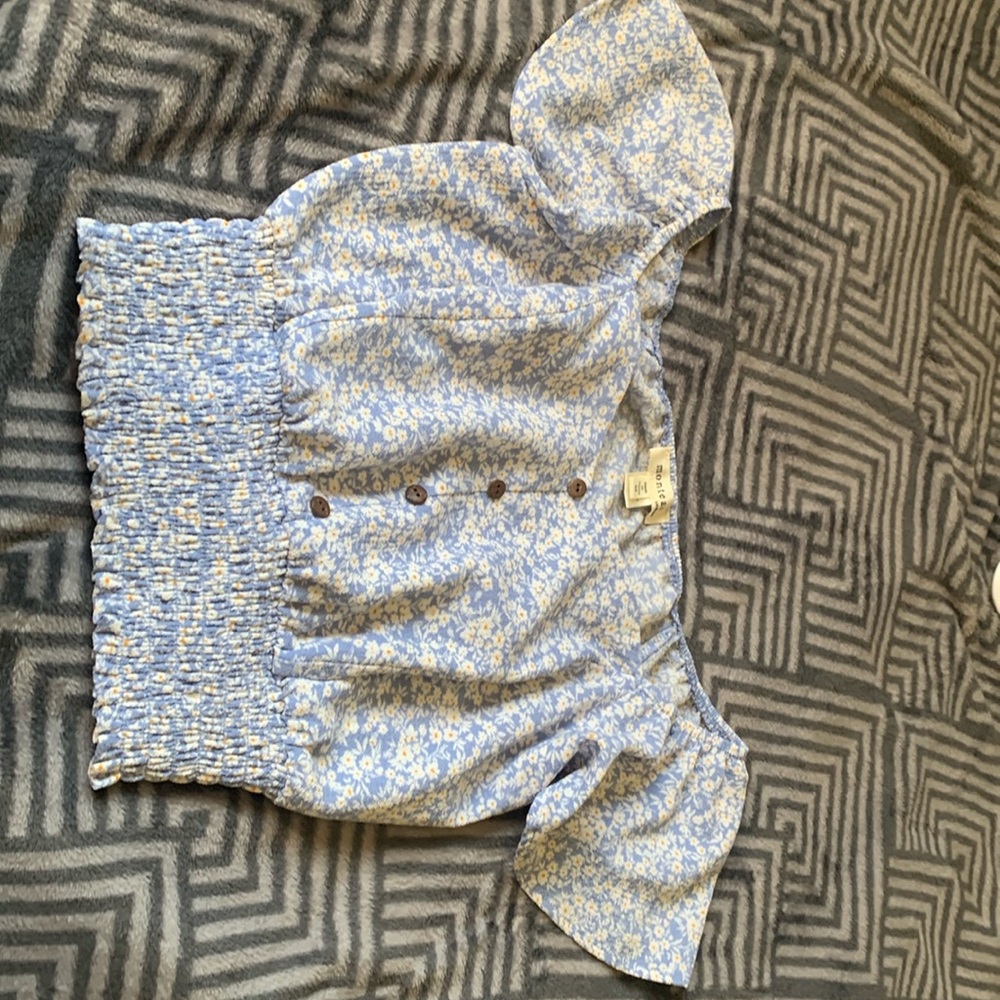 Monteau crop shirt